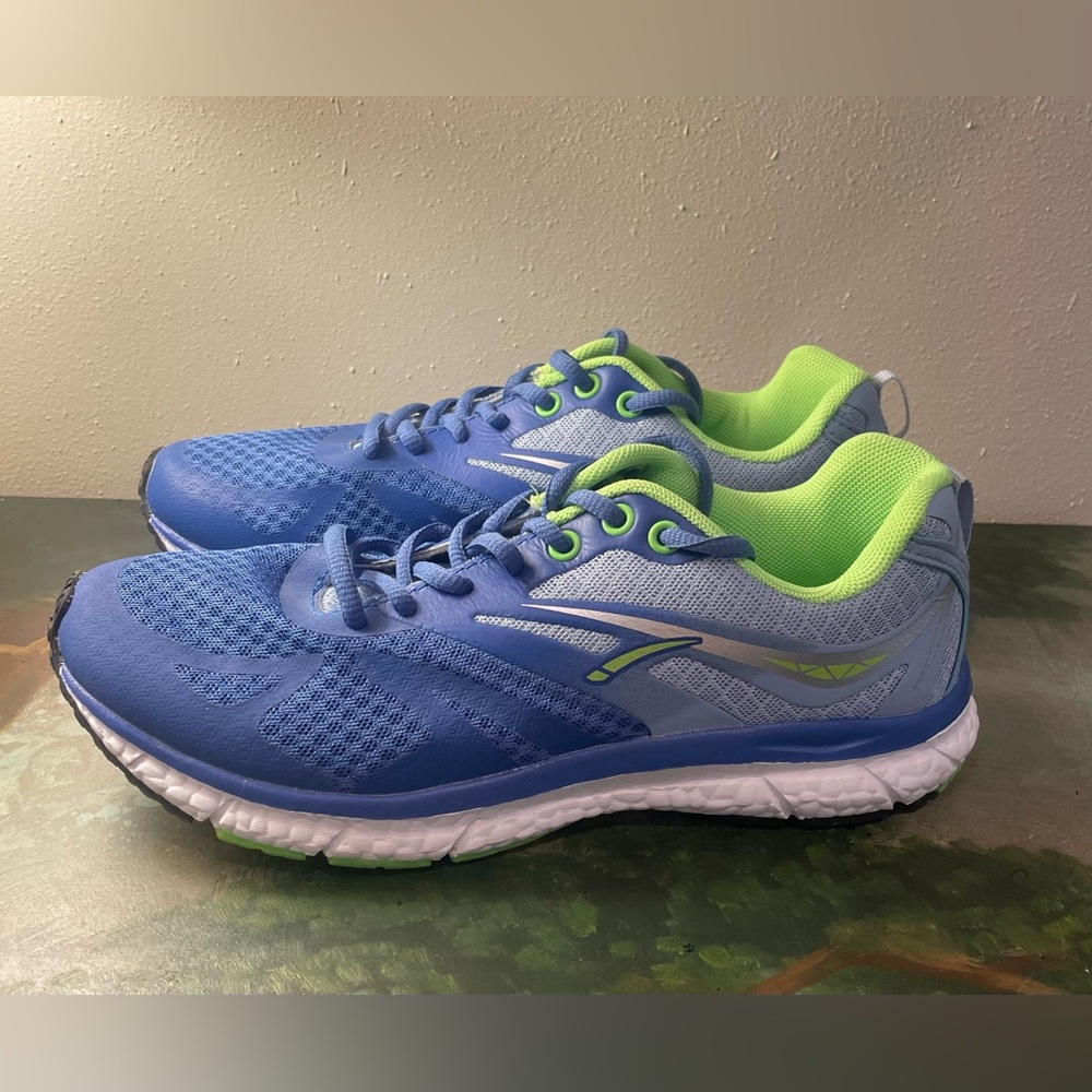 L A Gear Blue and Green Athletic Shoes Women’s Size 8.5